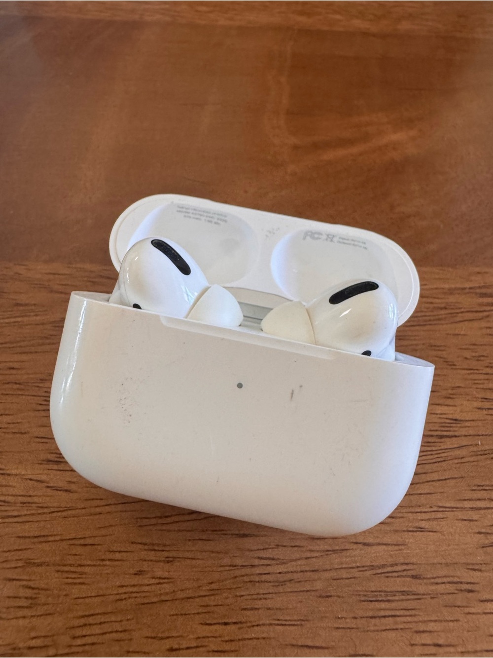 AirPod First Gen - Picture 2 of 3